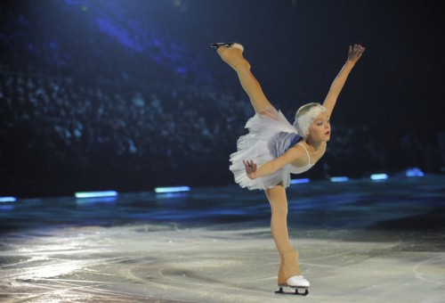 Lietuvos dailiojo čiuožimo viltis Goda Butkutė olimpiadai ruošiasi dalyvaudama šou ant ledo