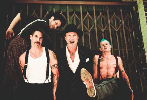Šiandien su ilgomis eilėmis prasidėjo bilietų prekyba į „Red Hot Chili Peppers“ koncertą Lietuvoje